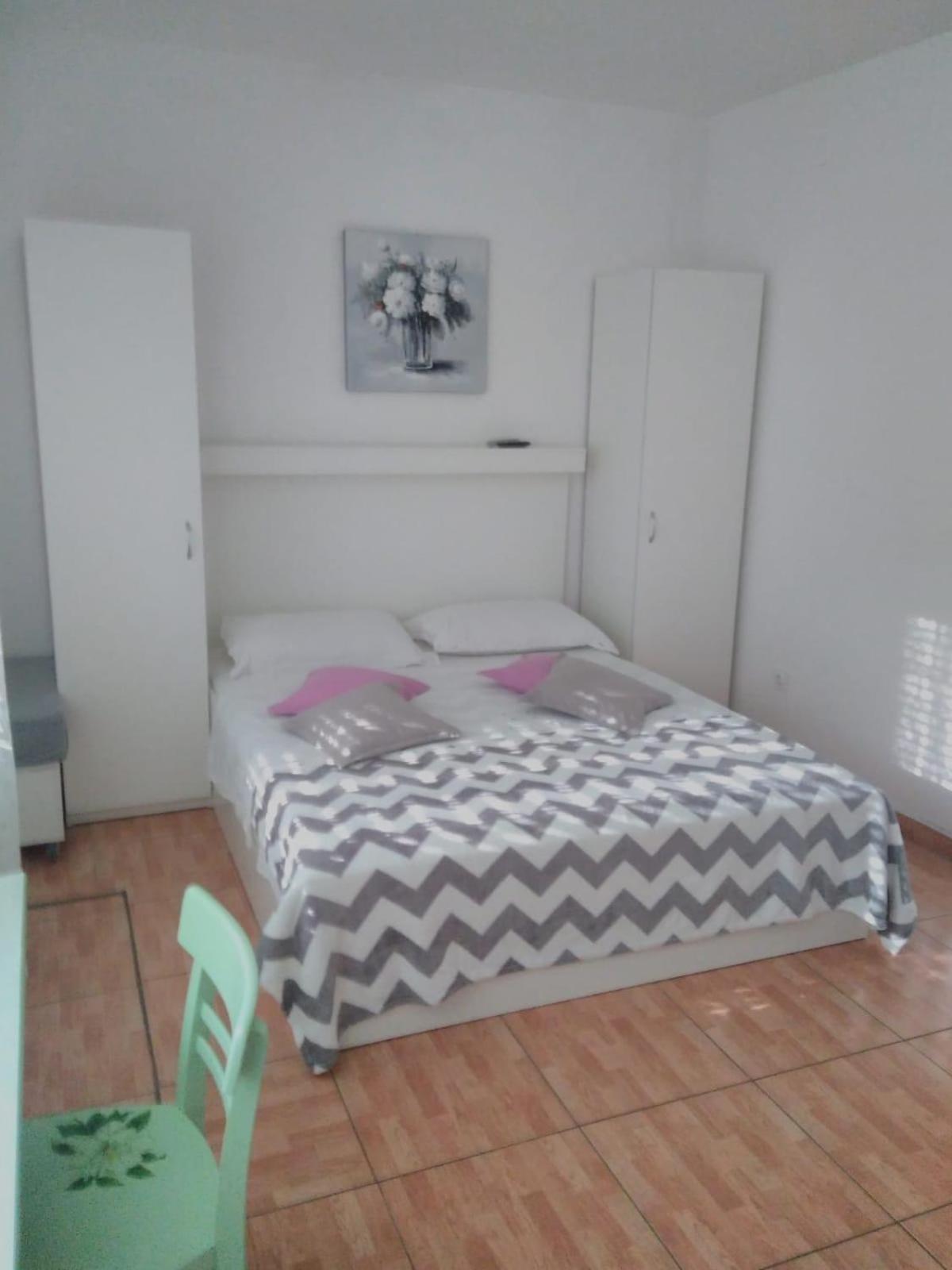Apartments By The Sea Drvenik Donja Vala, Makarska - 6701 Buitenkant foto